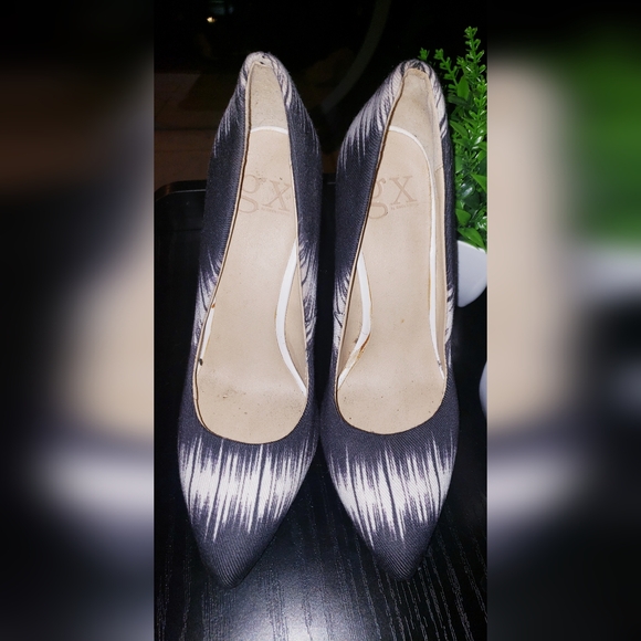 GX by GWEN STEPHANIE Heels. Sz 7.5 - Picture 11 of 12